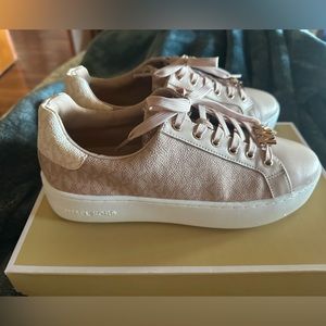 Michael kors rose gold sneakers New 8.5